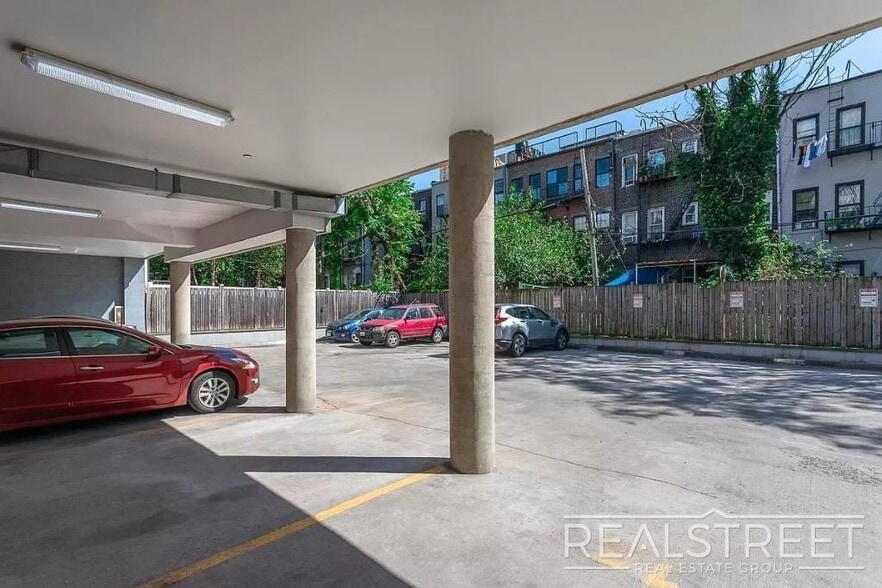 Building Photo - Stylish 2-Bedroom Bushwick Apartment with Huge Private Balcony & Prime Location