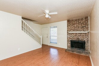 Building Photo - 5919 Shadydell Dr