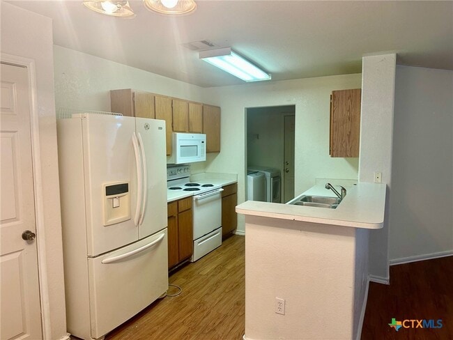 Building Photo - 130 Cedargrove