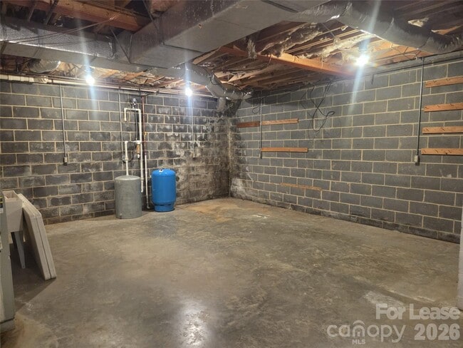 Building Photo - 1568 Triplett Rd