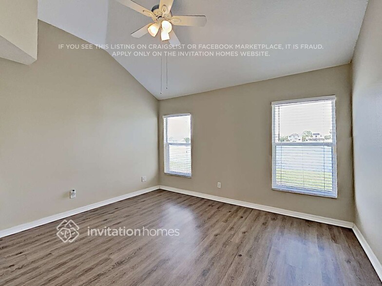 Building Photo - 10618 Lakeside Vista Dr