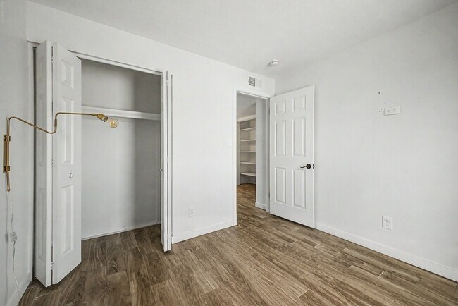 Building Photo - 13608 N 41st Pl