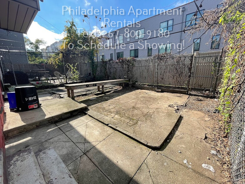 Double Wide Private Backyard - 2148 N Carlisle St