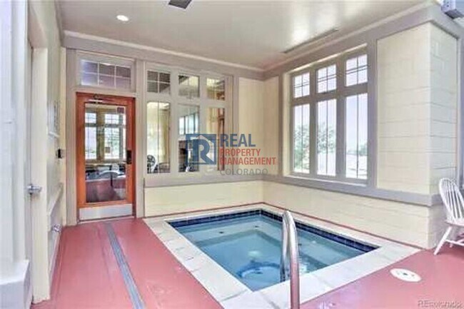 Building Photo - 13732 Legend Way