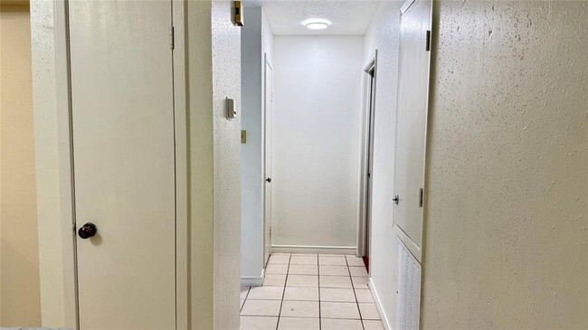Building Photo - 21318 Bridgepoint Ln