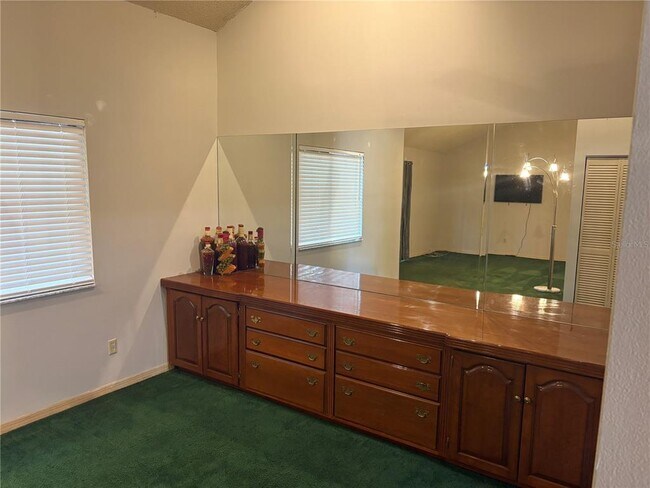 Building Photo - 501 Mansfield Dr