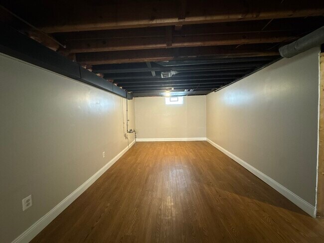 Building Photo - 649 9th St