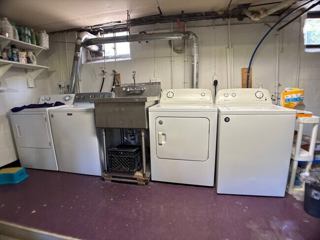 Building Photo - 1078 South St