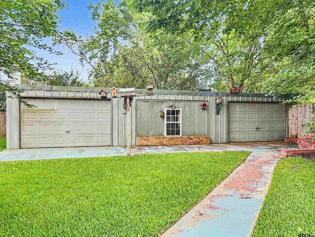 Building Photo - 16744 Overland Stage Dr