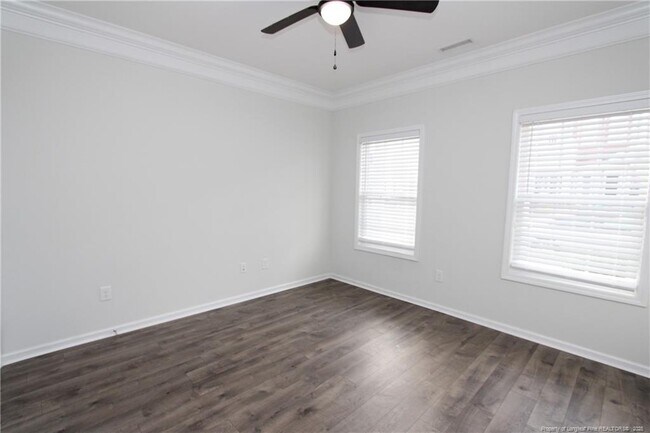 Building Photo - 1245 Russet Ln