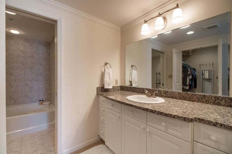 Building Photo - 121 N Monroe St