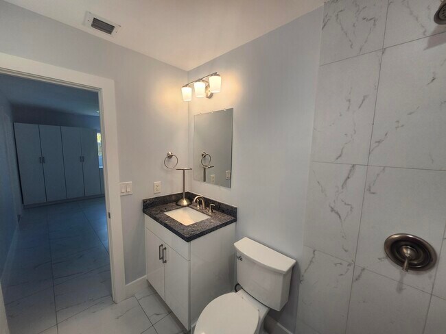 Building Photo - 511 NW 60th Way