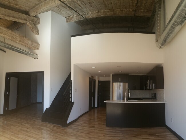 Building Photo - 2017 N Front St