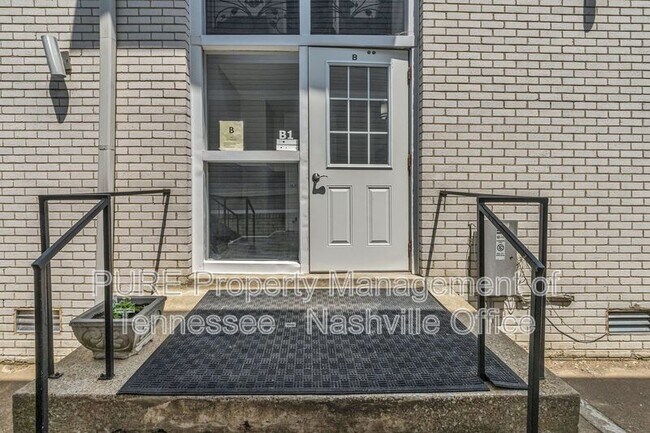 Building Photo - 613 Hillsboro Rd