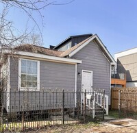 Building Photo - 3012 Live Oak St
