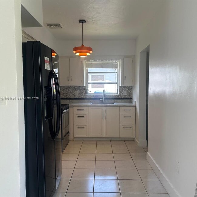 Building Photo - 6443 Perry St