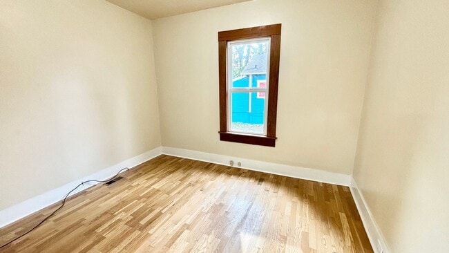 Building Photo - Looking for a short-term 5-month lease? |Character-Rich 1912 Home in North Portland – Spacious 2 ...