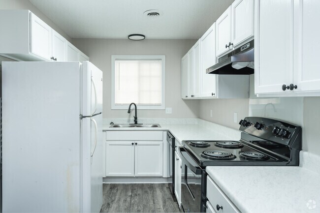 3BR, 1.5BA - 1,200SF - Kitchen - Jaxon Park