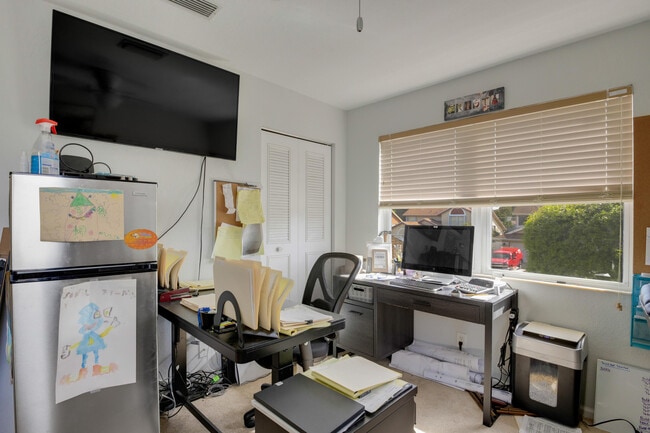 Building Photo - 3875 Circle Lake Dr