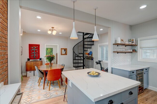 Building Photo - Classic Craftsman with Modern Amenities 2-Bedroom, 2-Bath Rental Home in the Heart of Golden Hill...