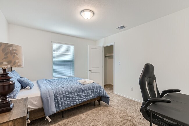 Building Photo - 2110 Goji Ln