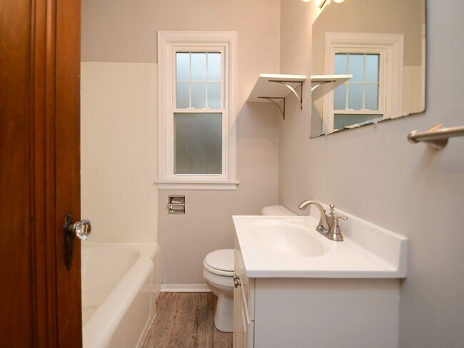 Building Photo - 2108 S 46th St
