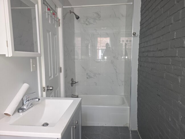 Building Photo - 31 Whittier St