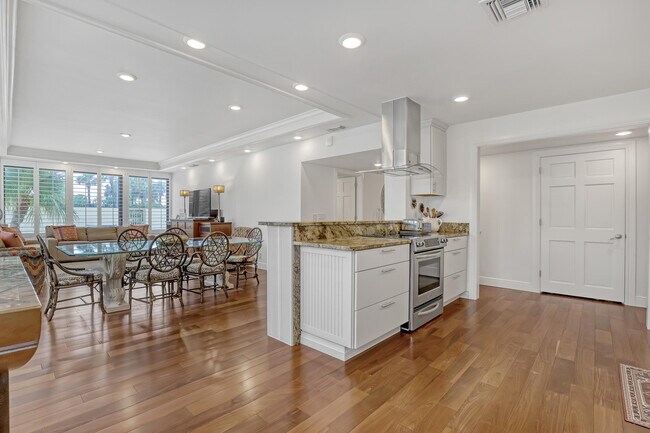 Building Photo - 3400 N Ocean Dr