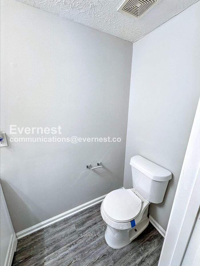 Building Photo - 9251 Clb Vw Trce