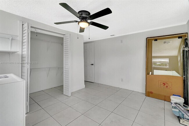 Building Photo - 6661 Meade St