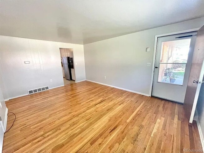 Building Photo - 6014 S Prince St