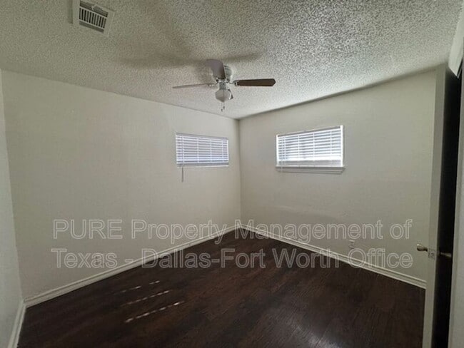 Building Photo - 1811 Reever St