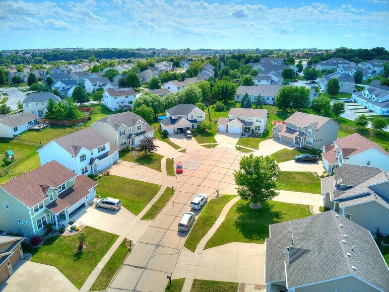 Building Photo - 15222 Aurora Cir