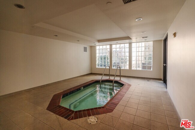 Building Photo - 11847 Gorham Ave