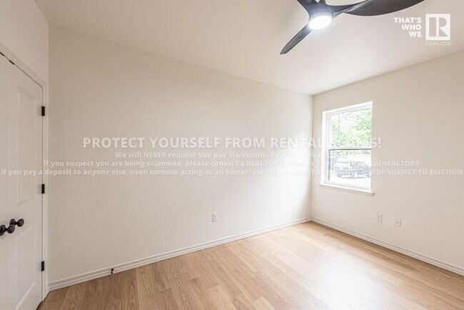 Building Photo - 1115 N Leverett Ave