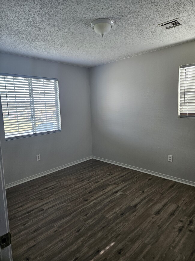 Building Photo - 1830 N Troost Ave