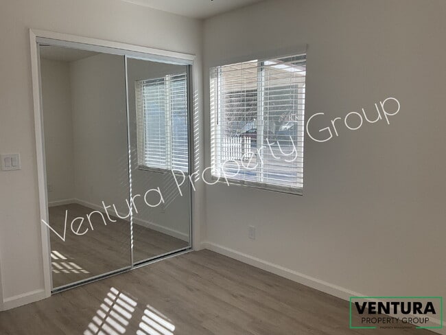 Building Photo - 841 S E St