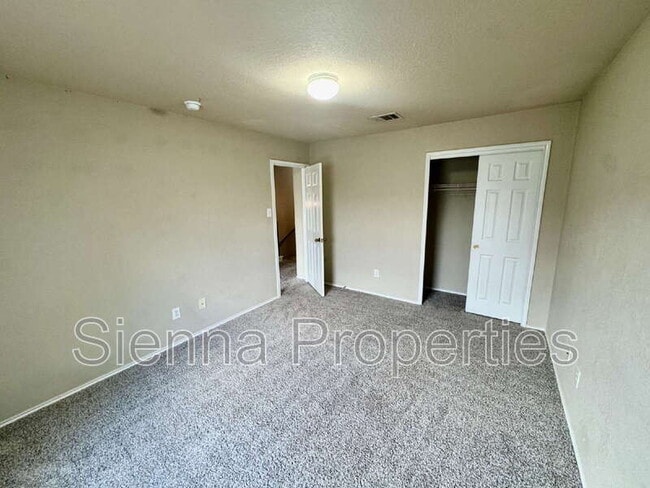 Building Photo - 398 Paddington Dr