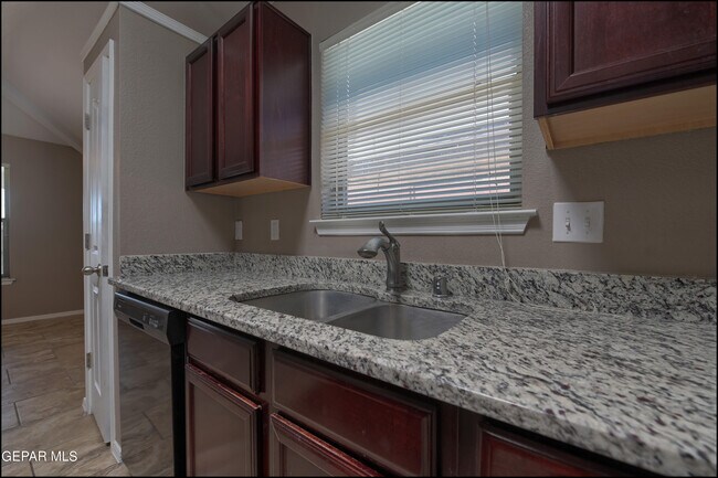 Building Photo - 6617 Berringer St