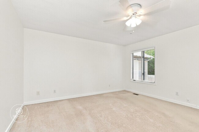 Building Photo - 4449 Orchard Knob Ln