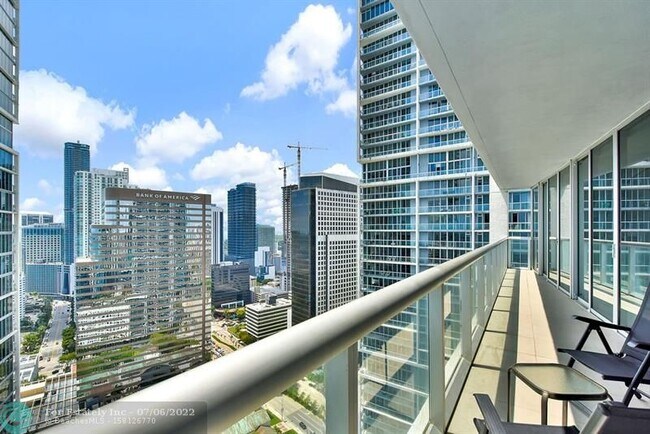 Building Photo - 475 Brickell Ave