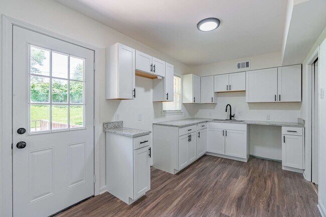 Building Photo - Beautifully Updated 3-Bedroom Home for Rent in Memphis