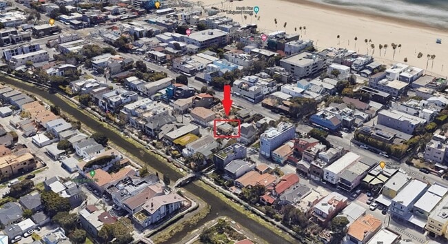 Building Photo - 2707 Strongs Dr