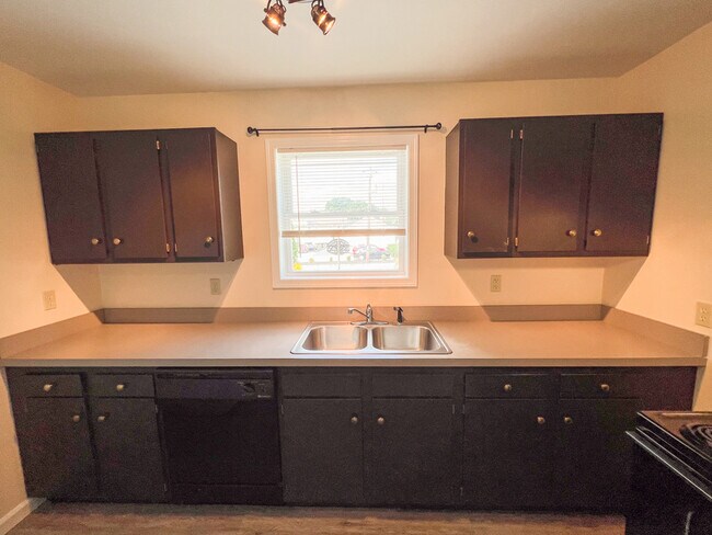Building Photo - 4565 Horseshoe Pike