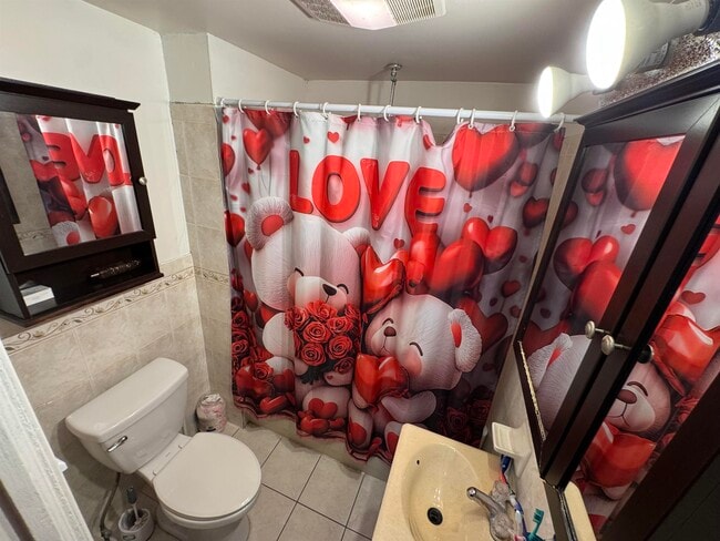 Building Photo - 8906 Tonnelle Ave