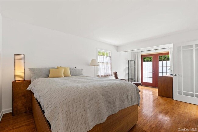 Building Photo - 18 Harvard Ln