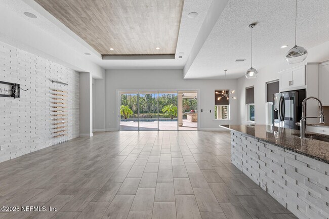 Building Photo - 264 Pine Haven Dr