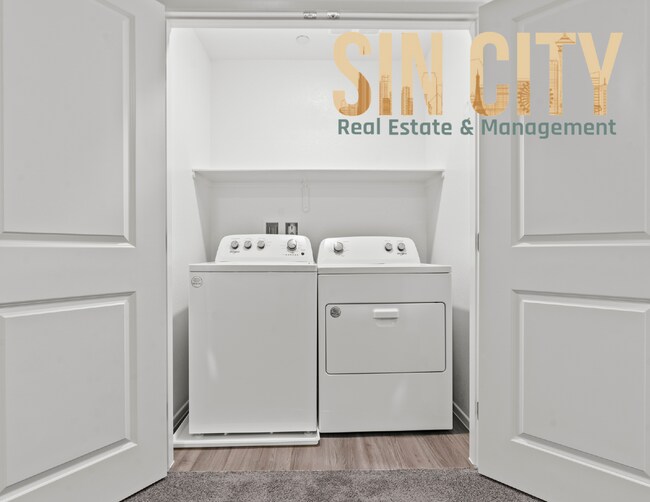 Building Photo - 1919 Stanza St