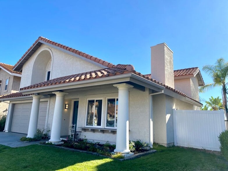 Building Photo - 7 Mejorana