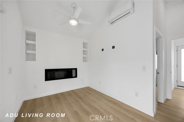 Building Photo - 1402 E Rose Ave